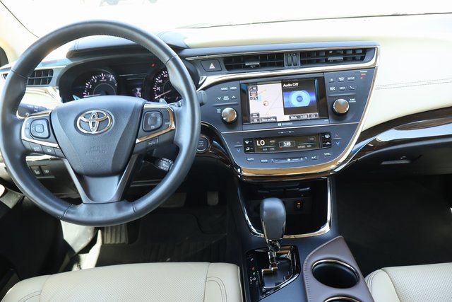 Used 2013 Toyota Avalon Limited w/ Technology Pkg FWD image 15