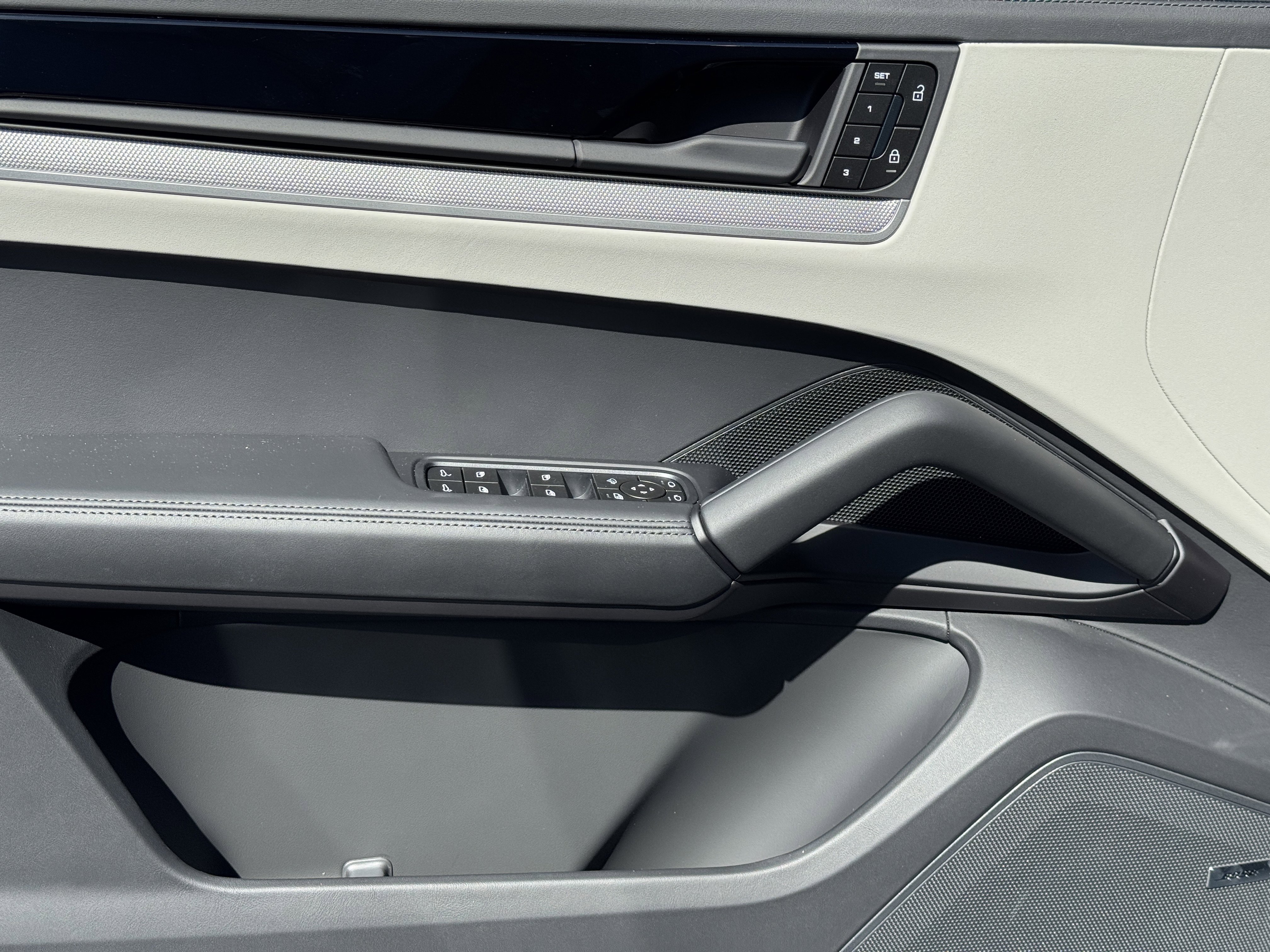 New 2026 Porsche Cayenne Coupe image 21