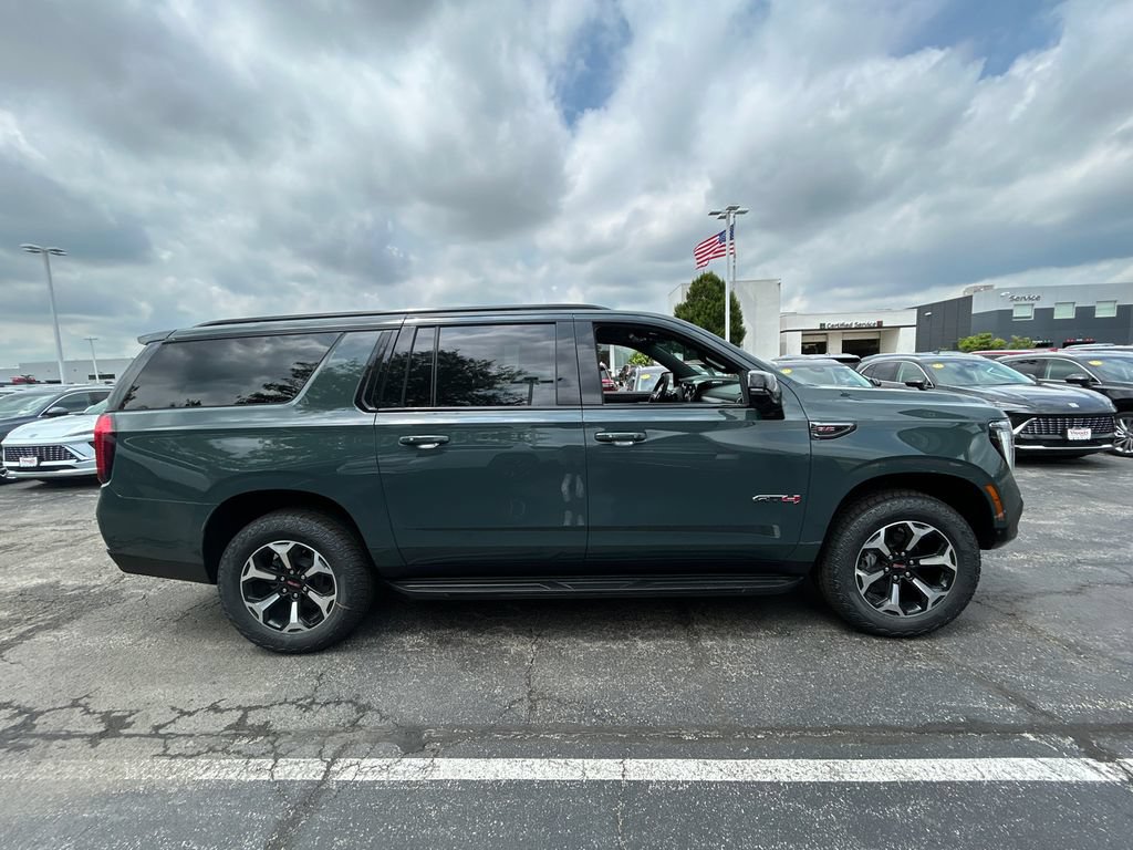 New 2026 GMC Yukon XL AT4 AWD/4WD image 6