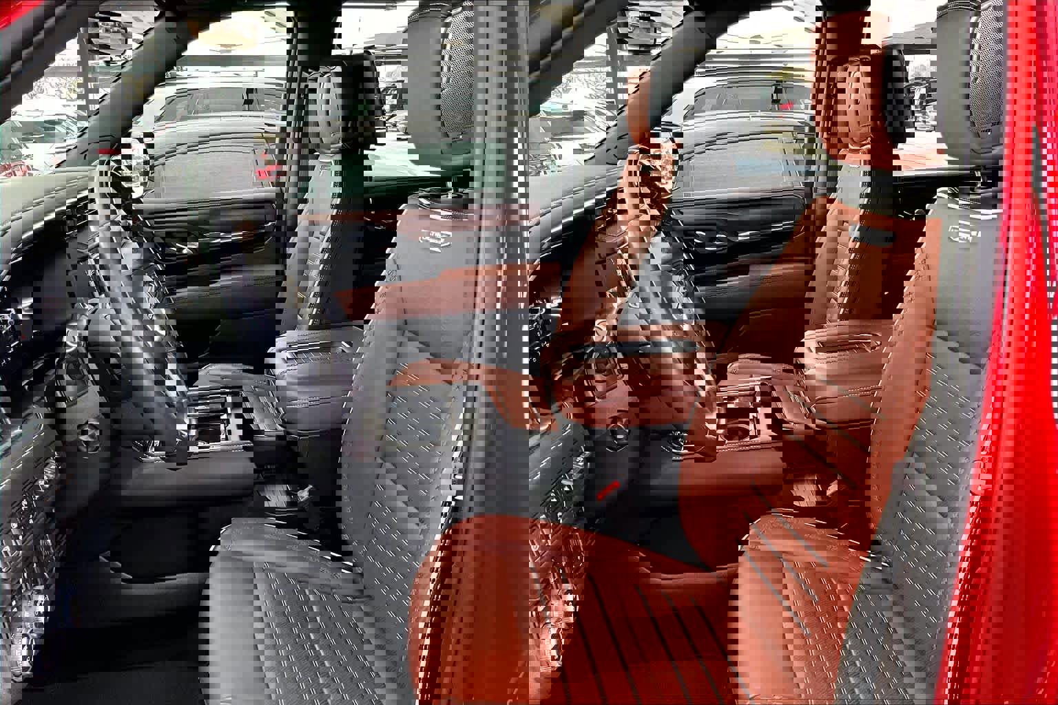 Used 2023 GMC Yukon XL Denali Ultimate image 8