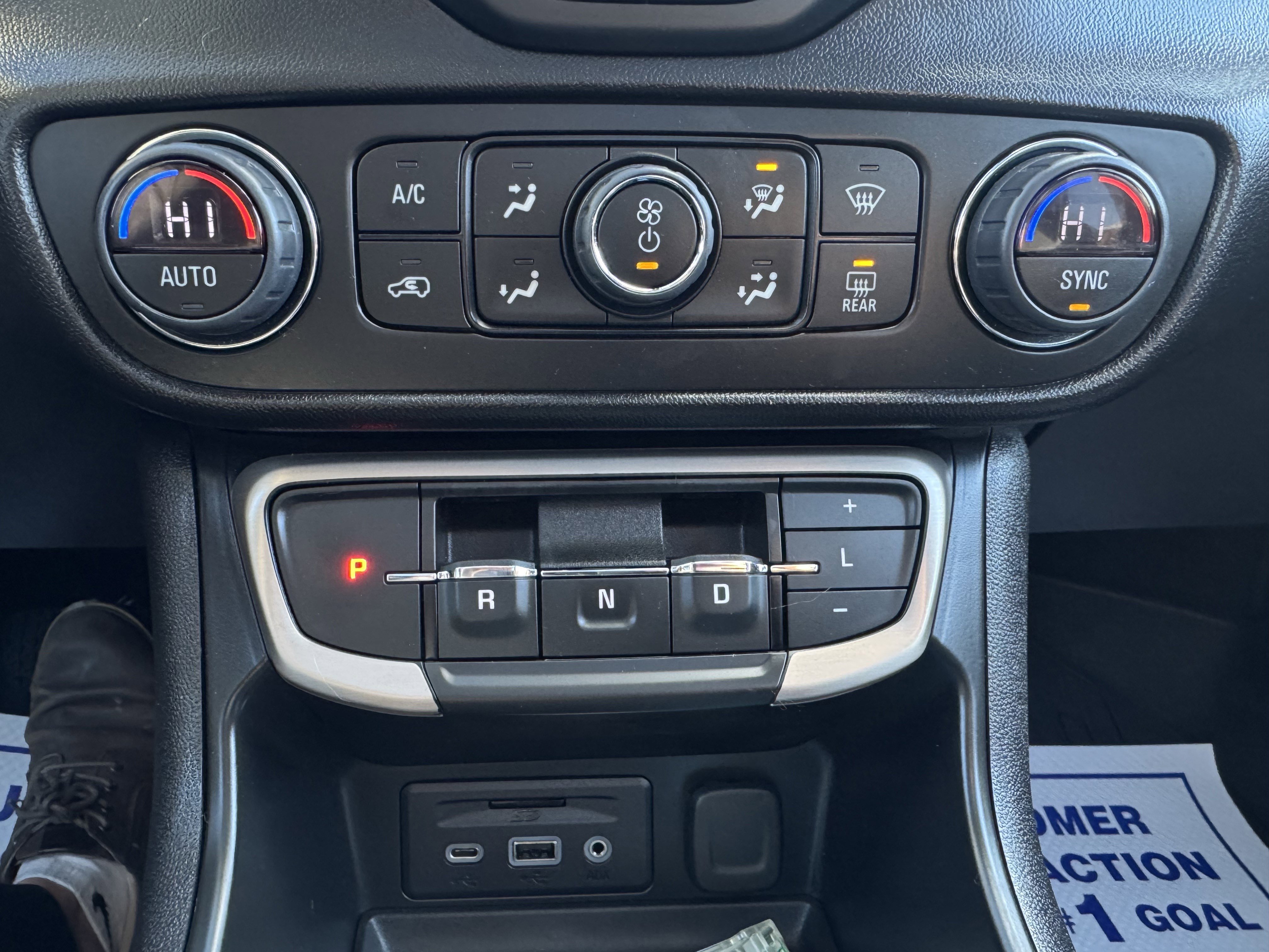 Used 2023 GMC Terrain Denali w/ Denali Premium Package image 17