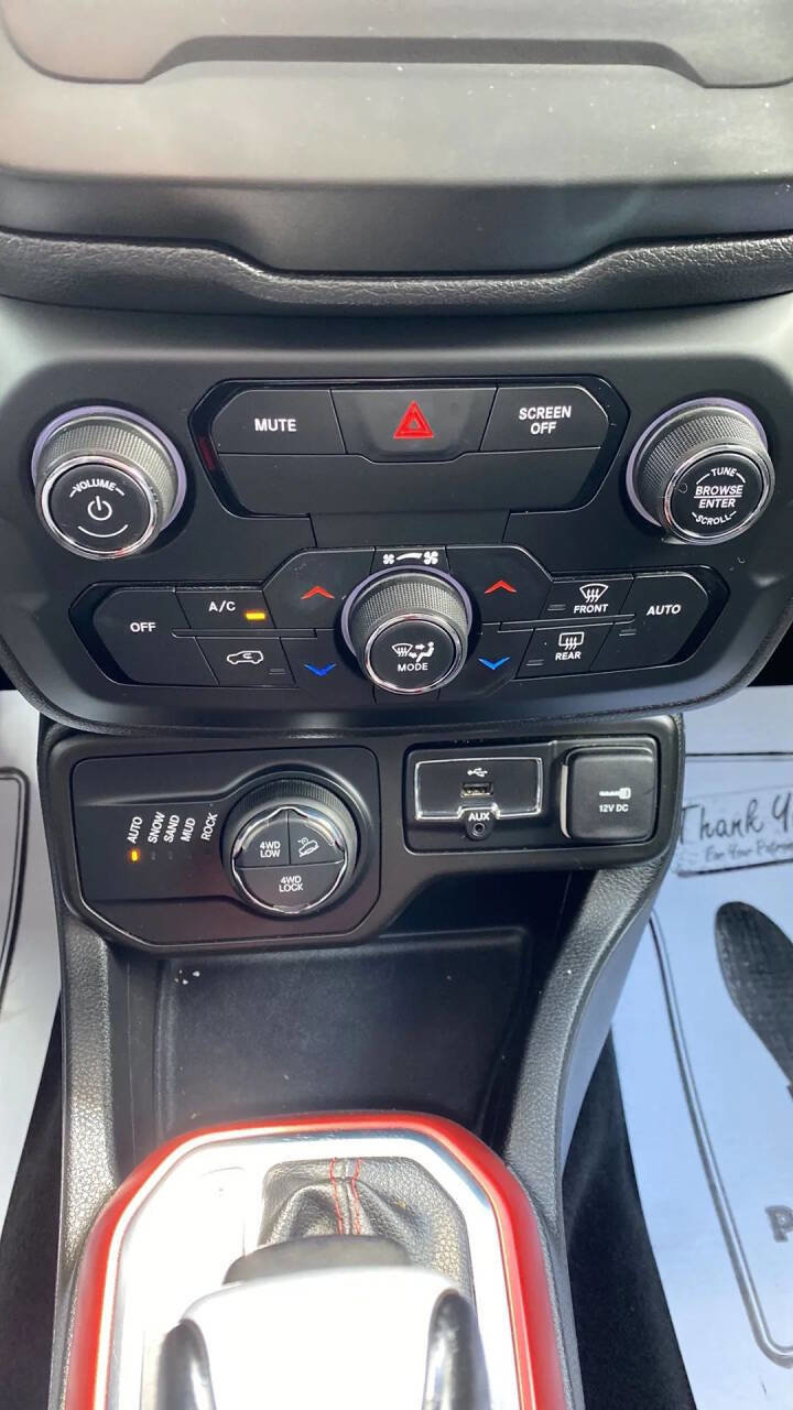 Used 2018 Jeep Renegade Trailhawk w/ Cold Weather Group II image 20