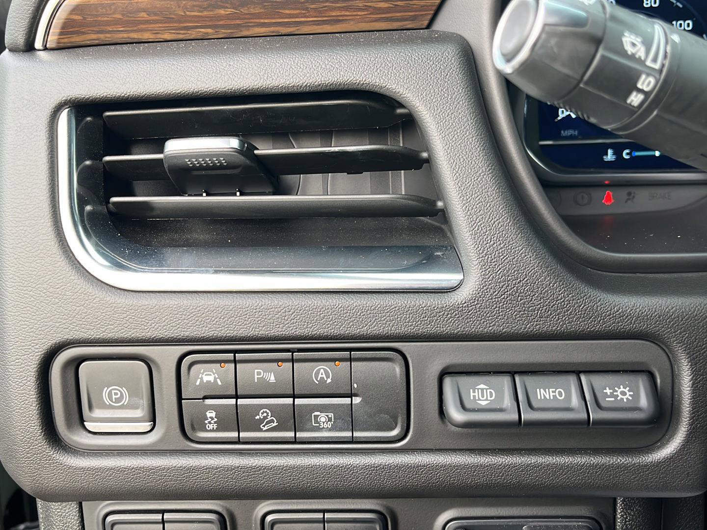 Used 2024 Chevrolet Tahoe High Country image 12