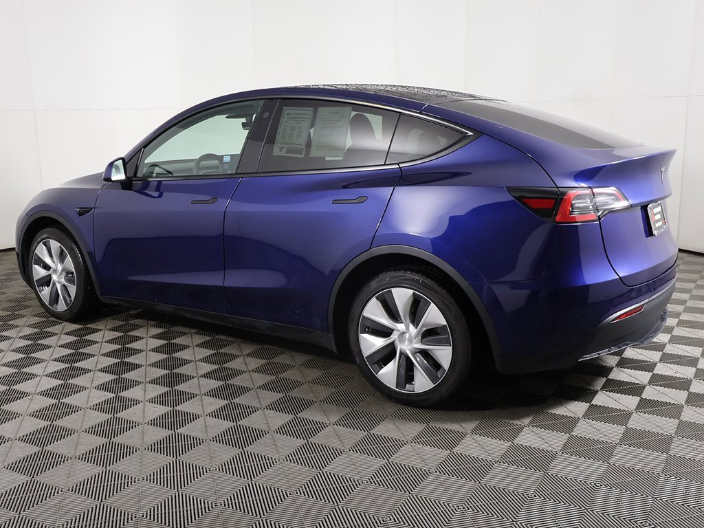 Used 2022 Tesla Model Y Long Range image 14