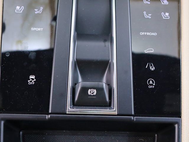 New 2024 Porsche Macan image 38