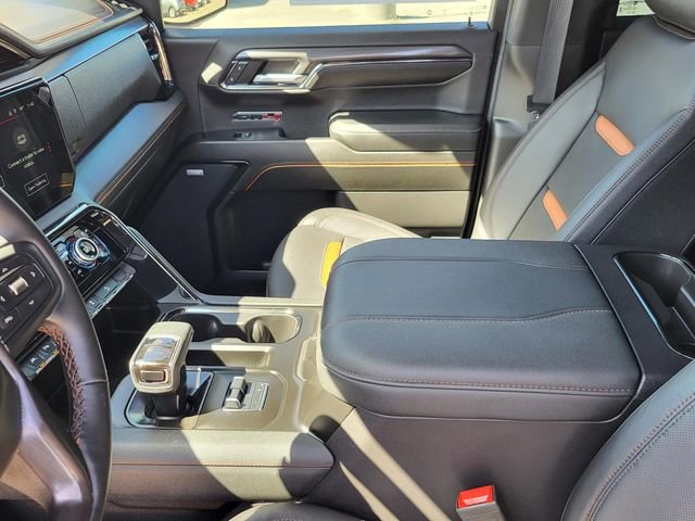 Used 2024 GMC Sierra 1500 AT4 w/ Technology Package image 10