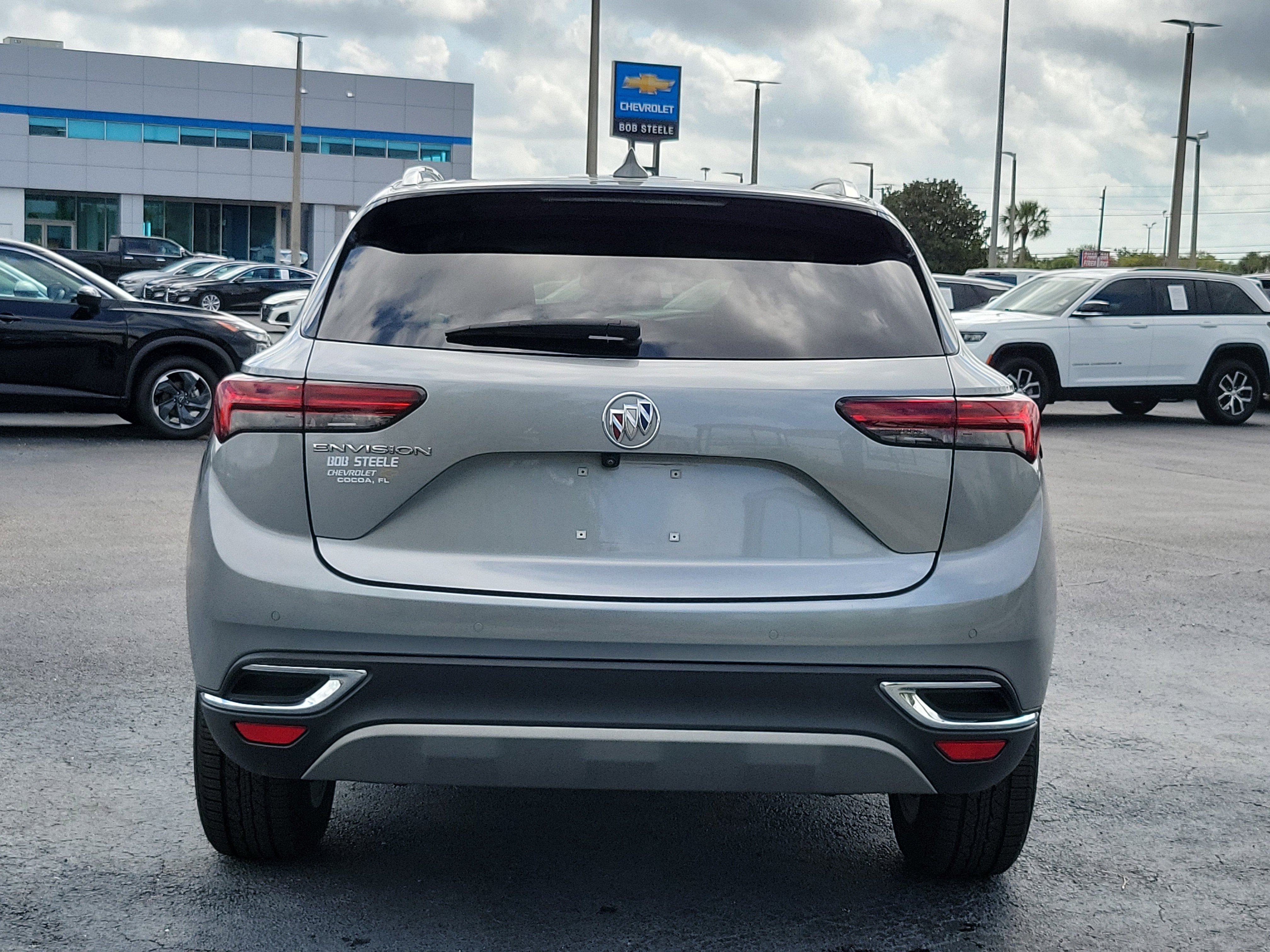 Used 2023 Buick Envision Essence image 5