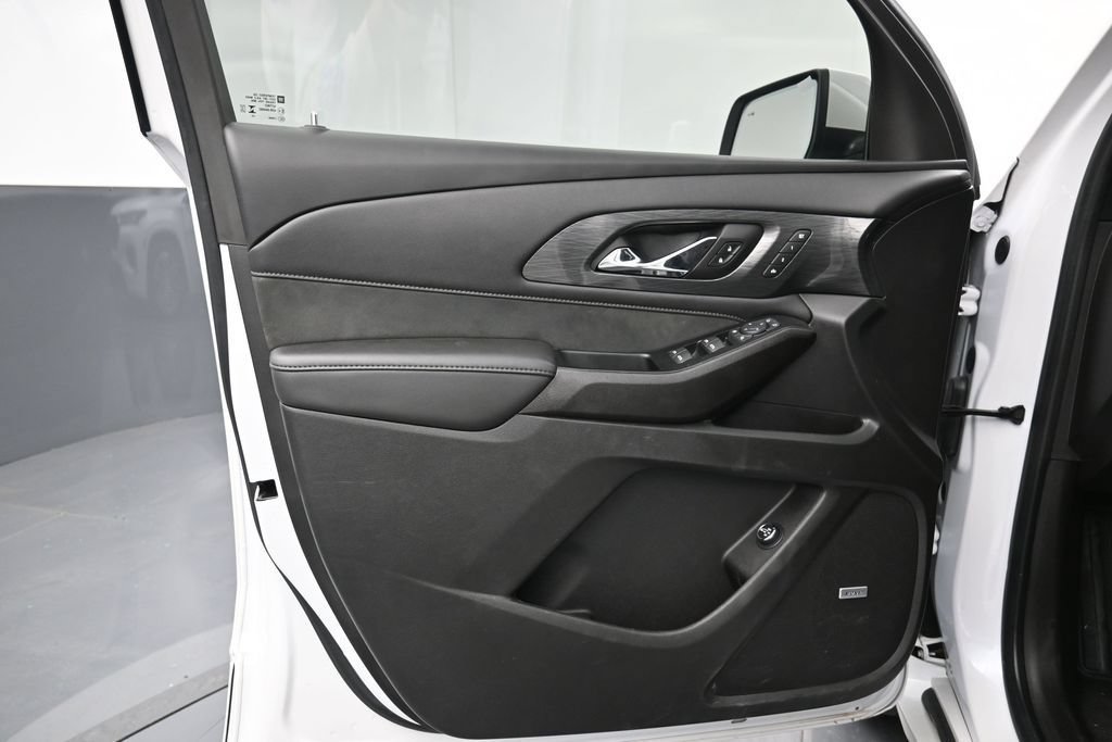 Used 2023 Chevrolet Traverse High Country FWD image 7