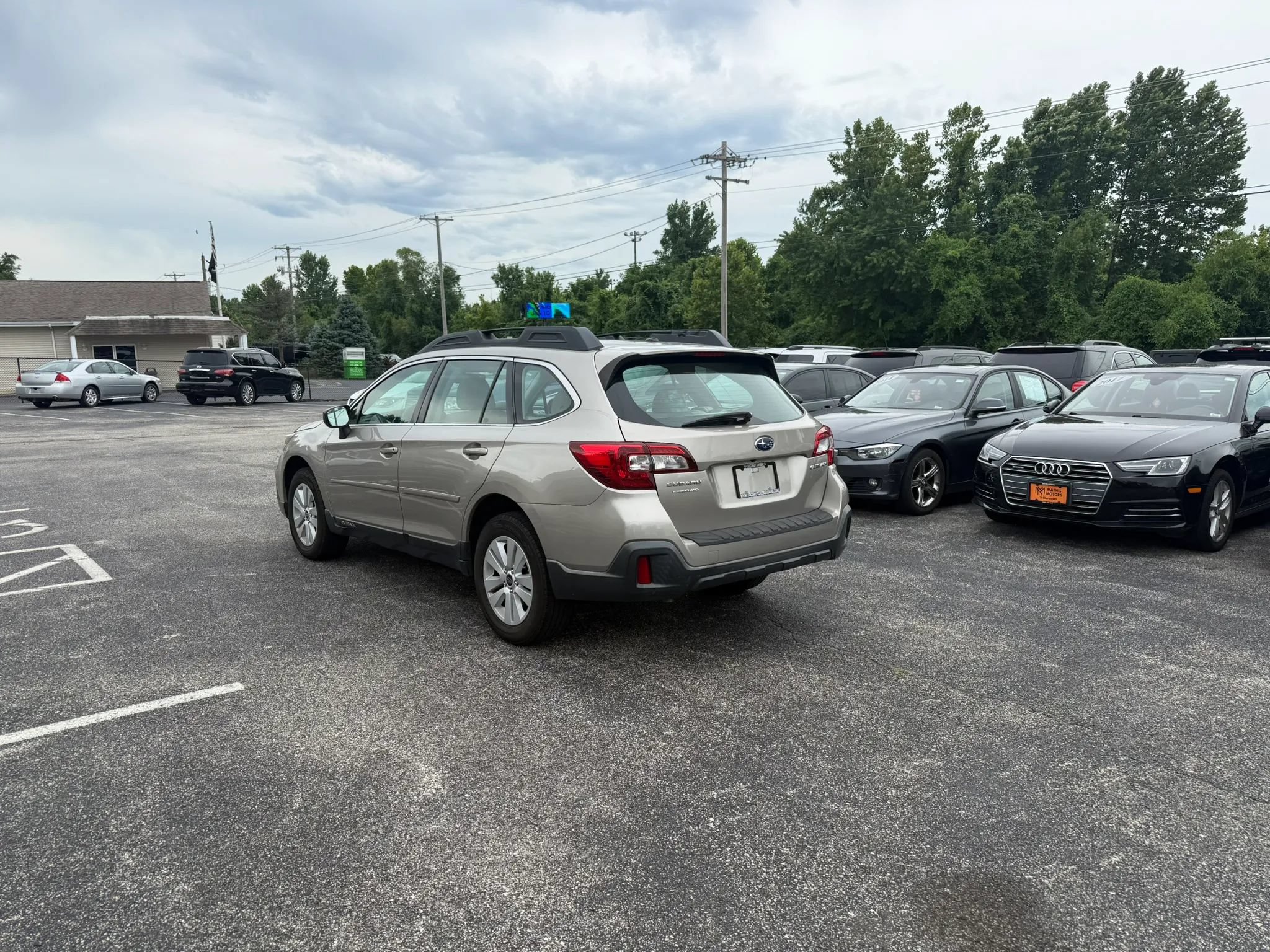 Used 2019 Subaru Outback 2.5i AWD/4WD image 3