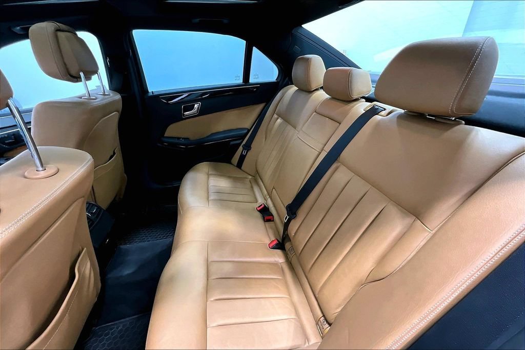 Used 2010 Mercedes-Benz E 350 Sedan image 33