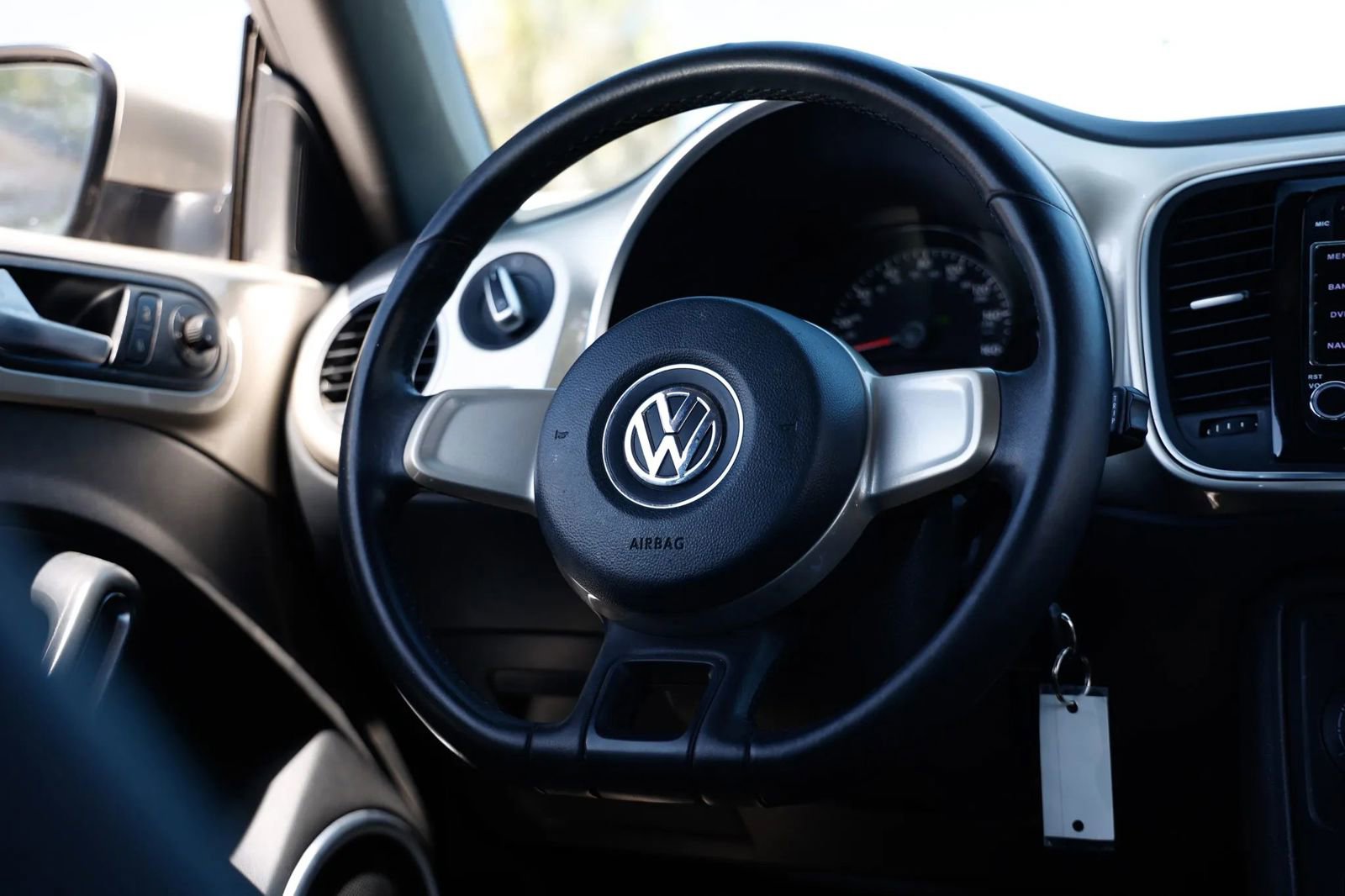 Used 2012 Volkswagen Beetle 2.5 image 25