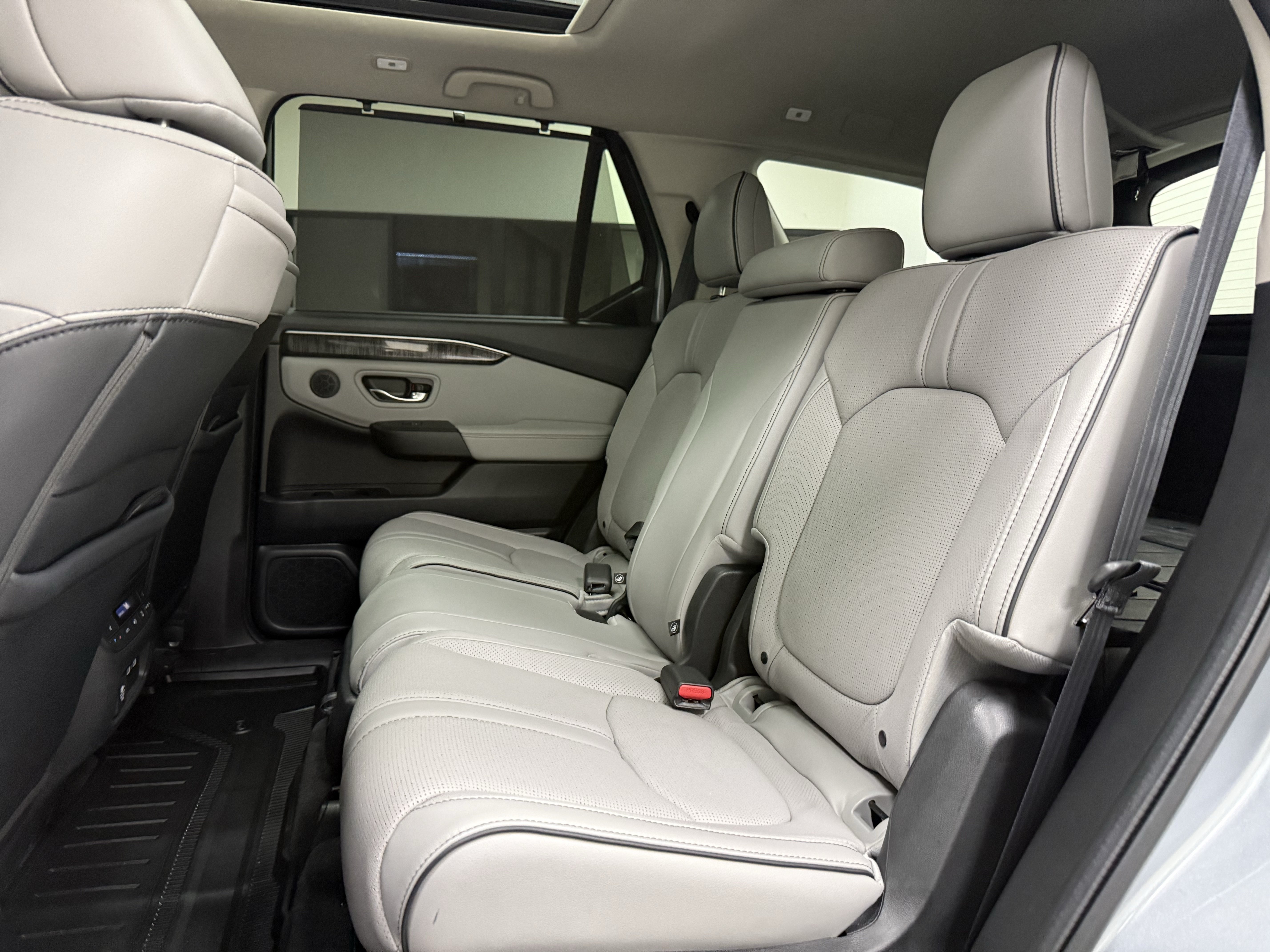 Used 2023 Honda Pilot Elite image 15