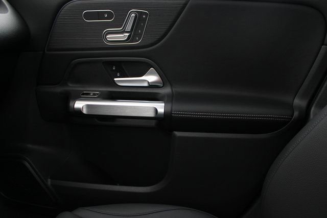 New 2025 Mercedes-Benz GLB 250 4MATIC image 31