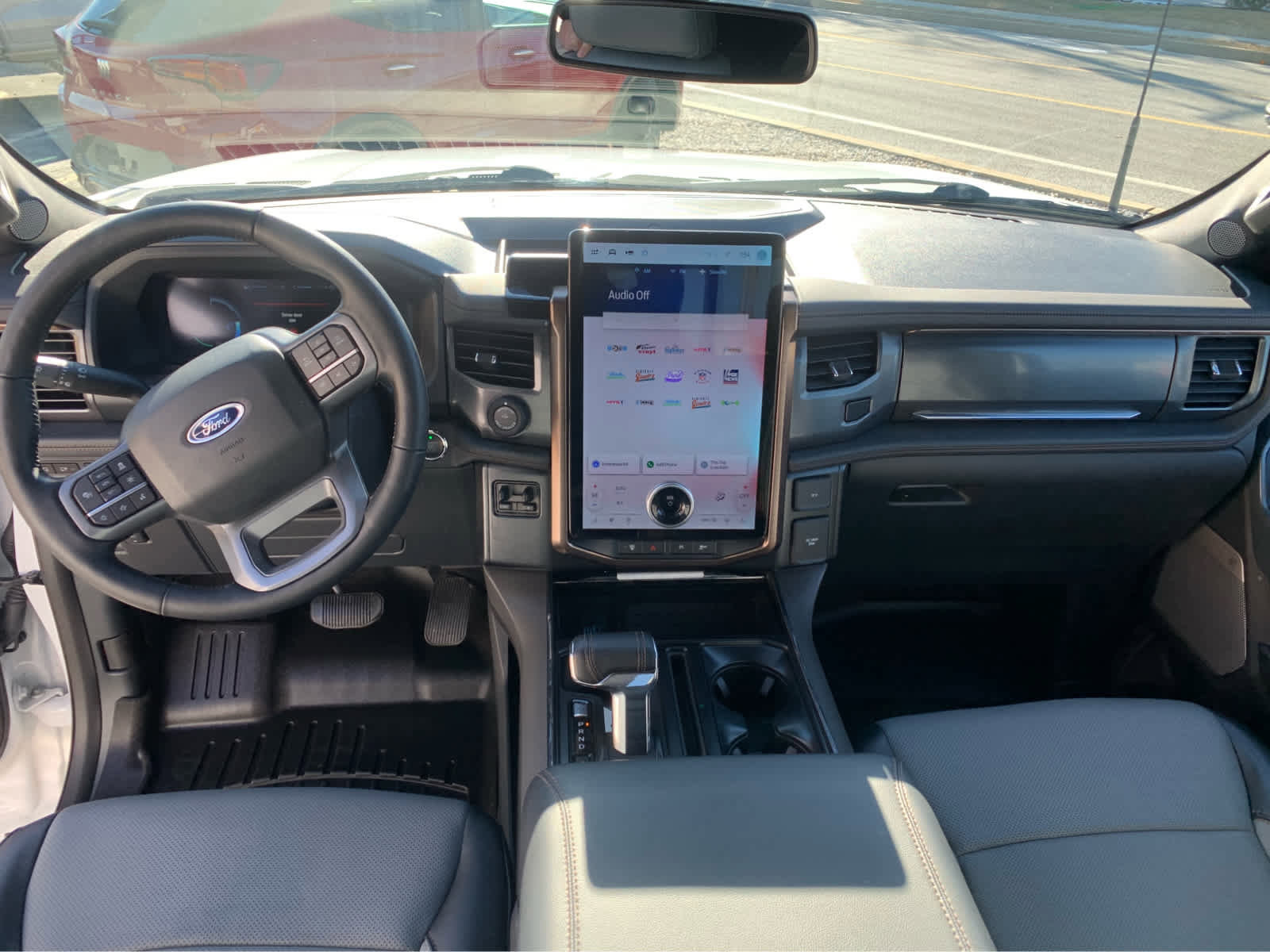 Used 2023 Ford F150 Lightning Lariat w/ Equipment Group 511A High image 9