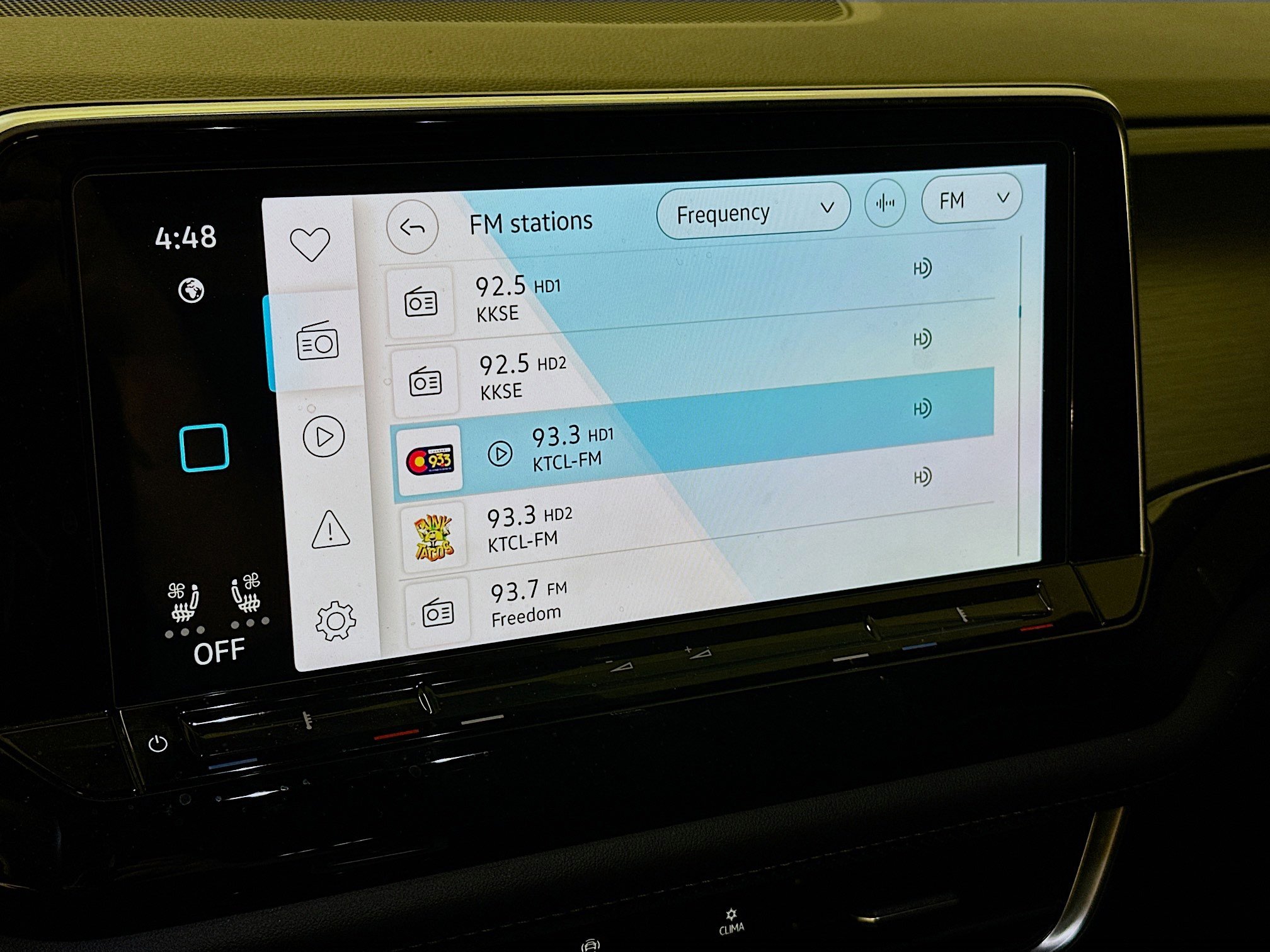 Used 2024 Volkswagen Atlas Cross Sport SE image 21