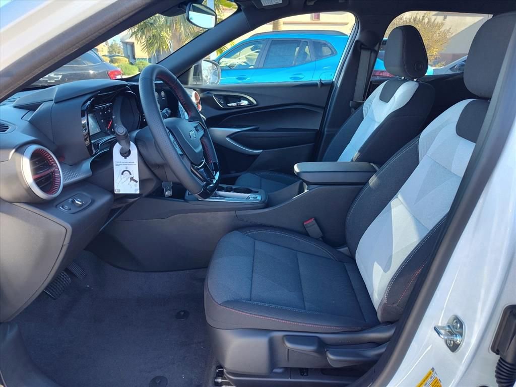 New 2026 Chevrolet Trax RS w/ Sunroof Package image 6