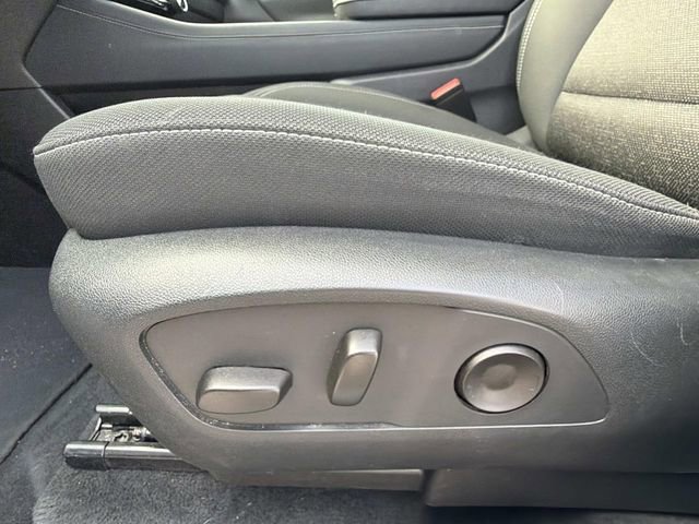 Used 2025 Chevrolet Traverse LT image 17