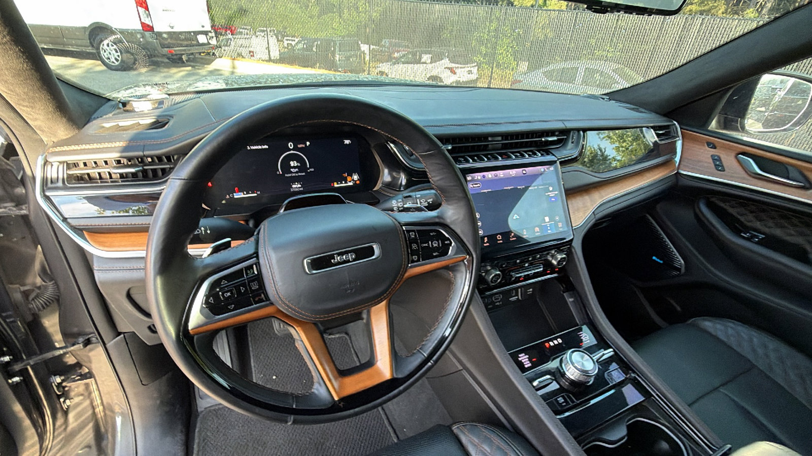 Used 2025 Jeep Grand Cherokee L Summit AWD/4WD image 29