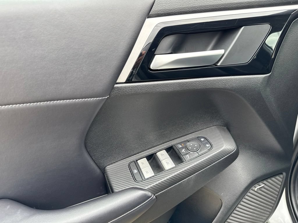 Used 2025 Mitsubishi Outlander SE AWD/4WD image 19