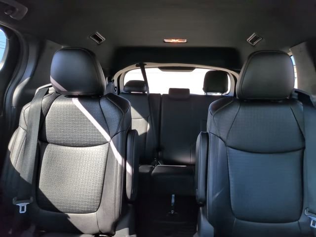 Used 2025 Toyota Sienna XLE Woodland Edition image 27