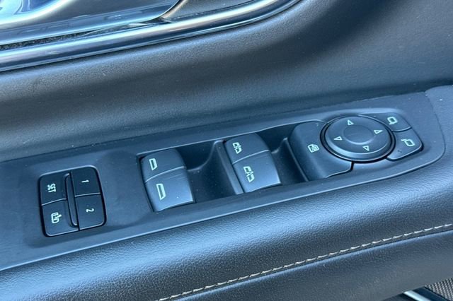 Used 2024 Chevrolet Suburban LT image 12