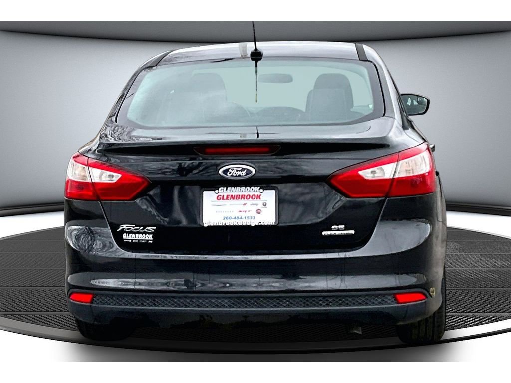 Used 2014 Ford Focus SE w/ SE Winter Package image 5