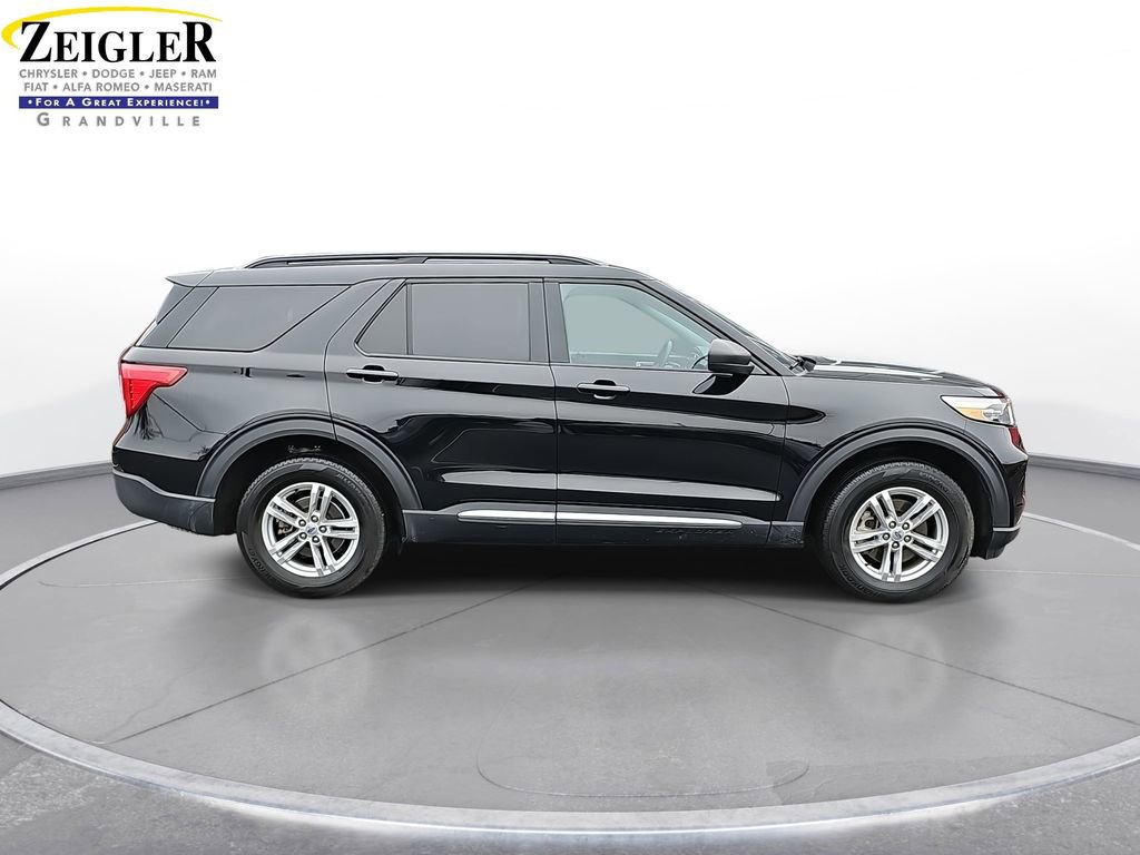 Used 2022 Ford Explorer XLT w/ Class IV Trailer Tow Package image 4