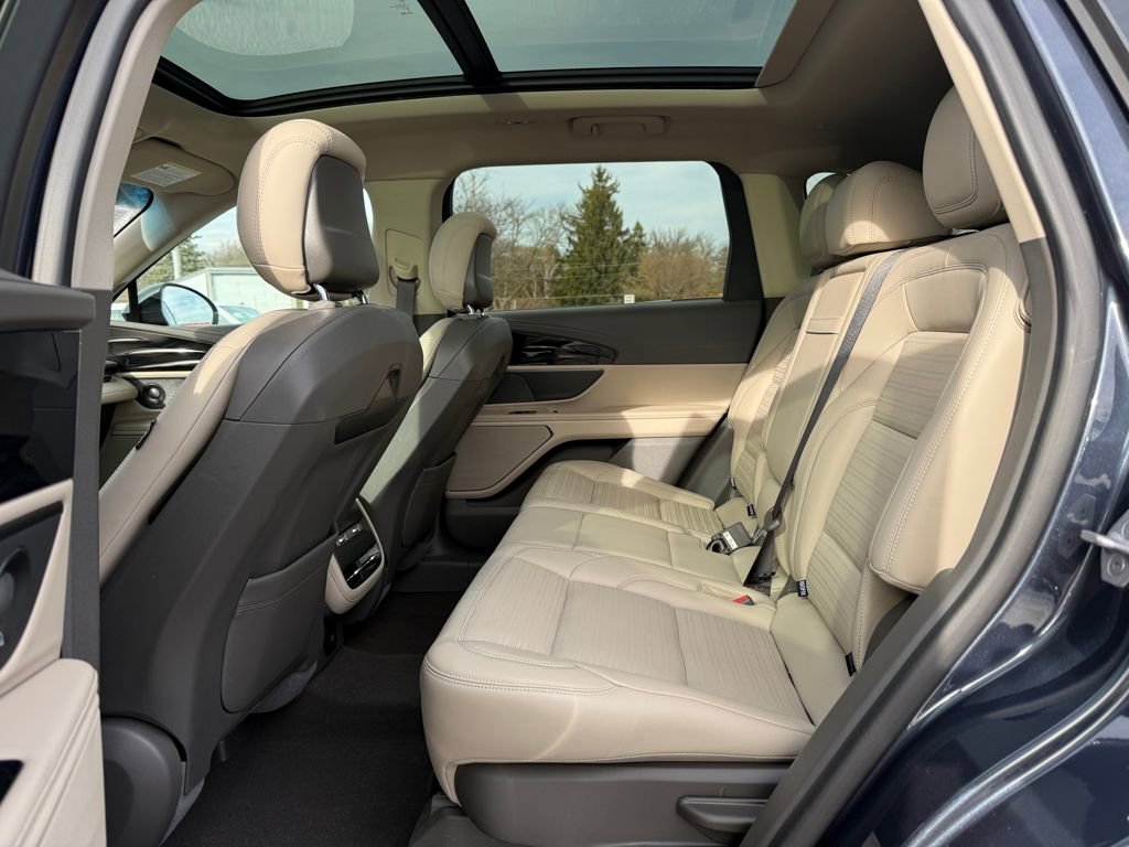 Used 2024 Lincoln Nautilus Reserve w/ Equipment Group 202A image 11