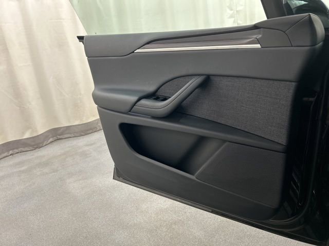 Used 2024 Tesla Model X image 18