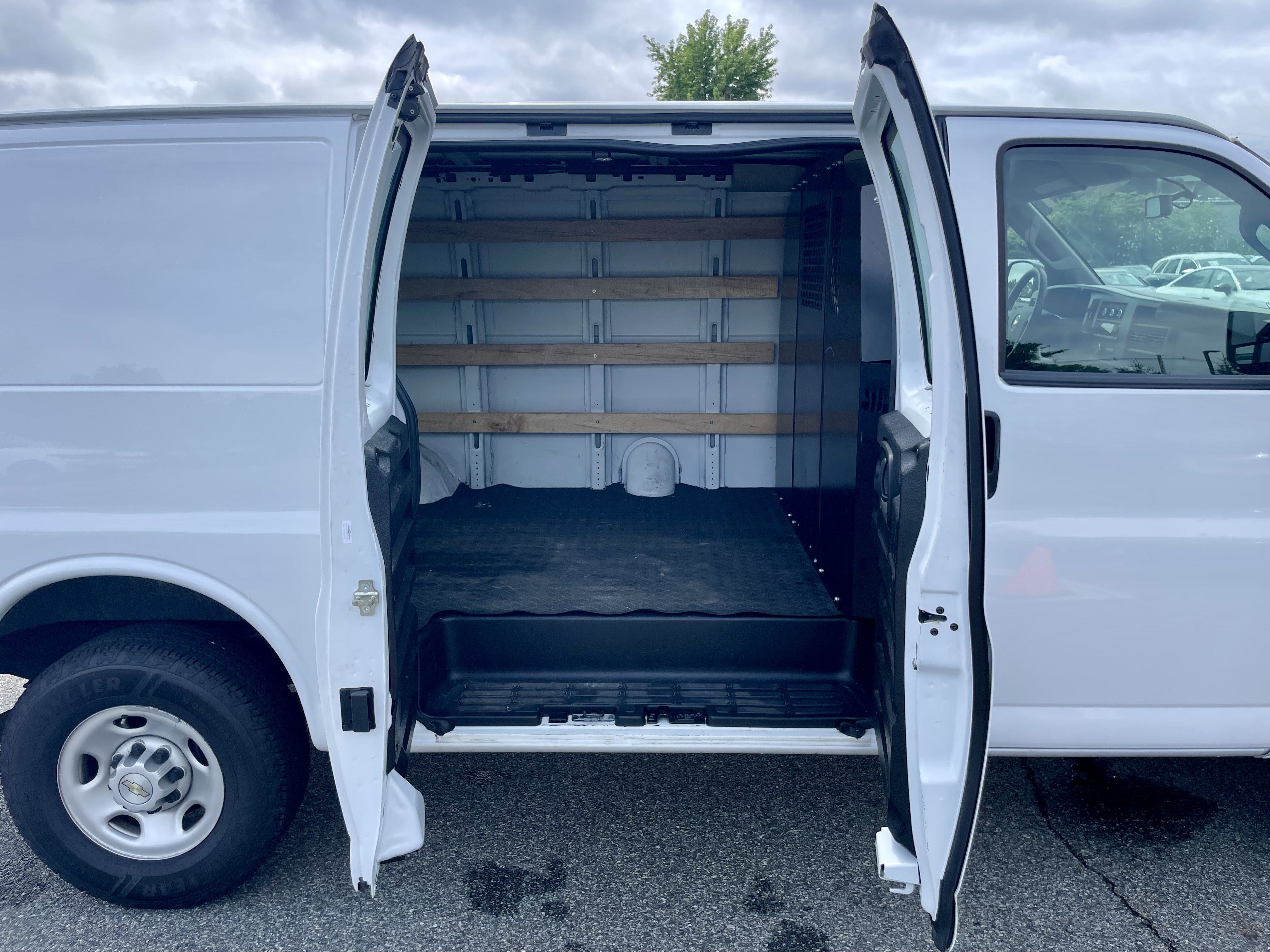 Used 2024 Chevrolet Express 2500 w/ Driver Convenience Package RWD image 27