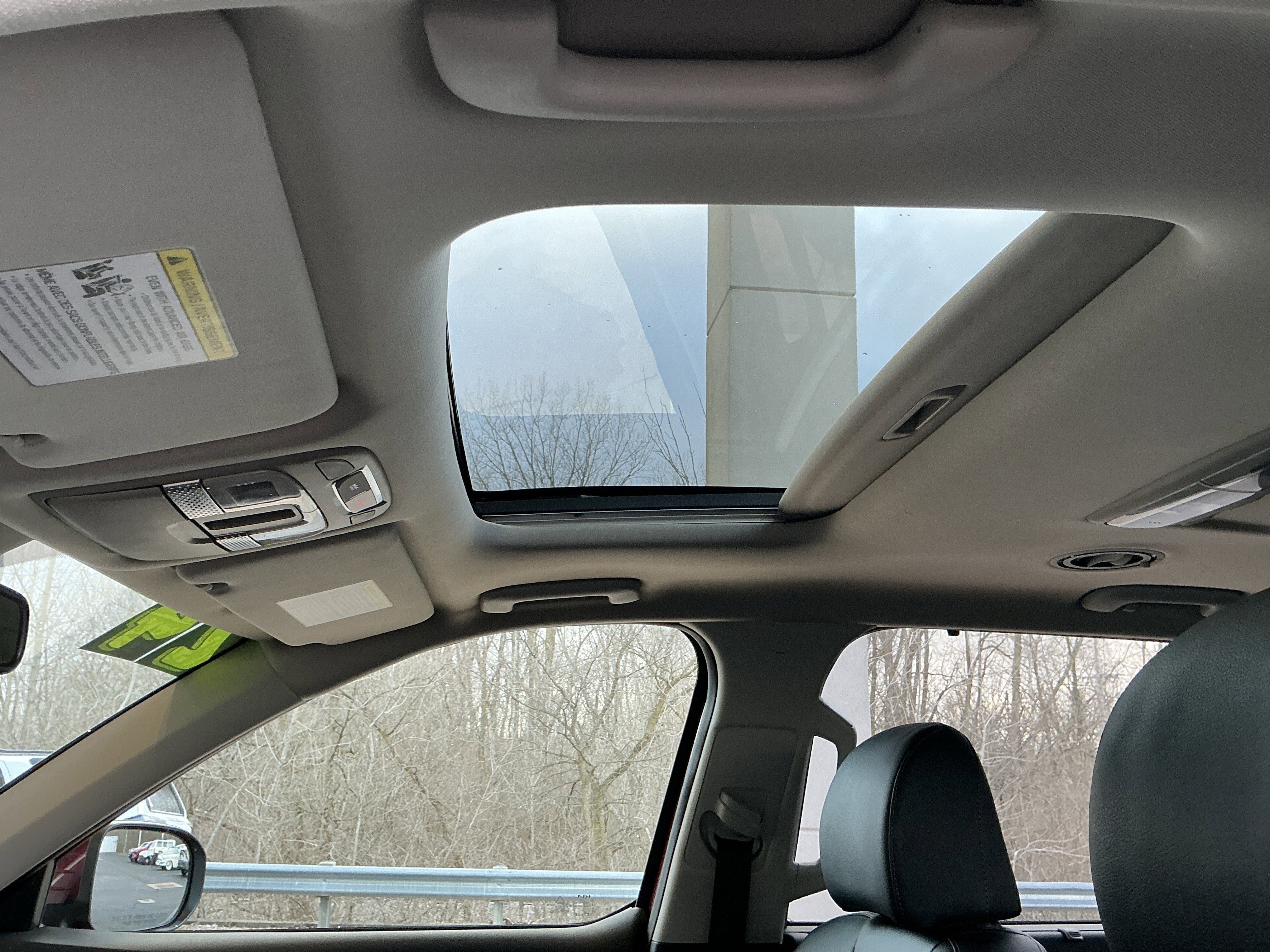 Used 2024 Kia Telluride EX w/ EX Captain's Chair Package image 17