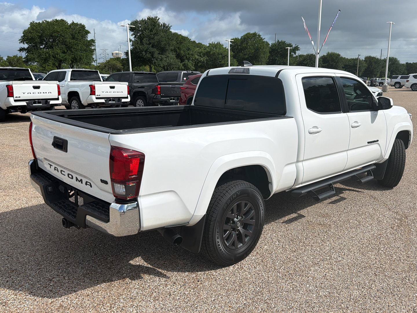 Used 2022 Toyota Tacoma SR5 RWD image 3