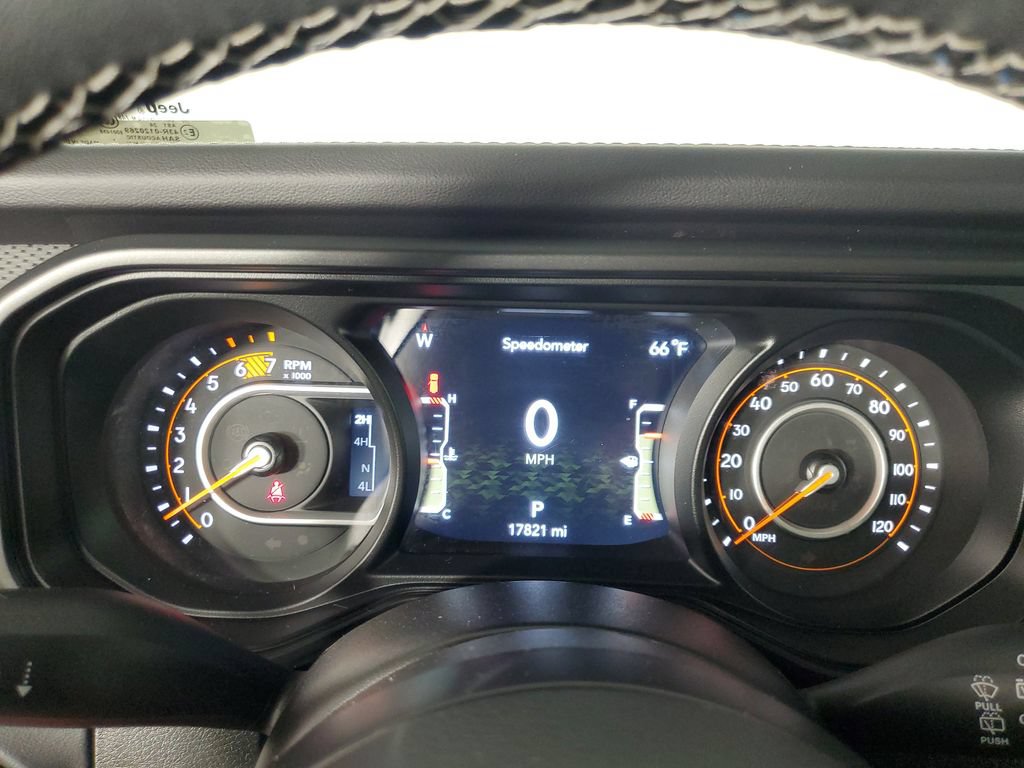 Used 2025 Jeep Wrangler Unlimited Rubicon AWD/4WD image 27