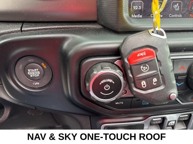Used 2023 Jeep Wrangler Unlimited w/ Sun & Screen Package AWD/4WD image 44