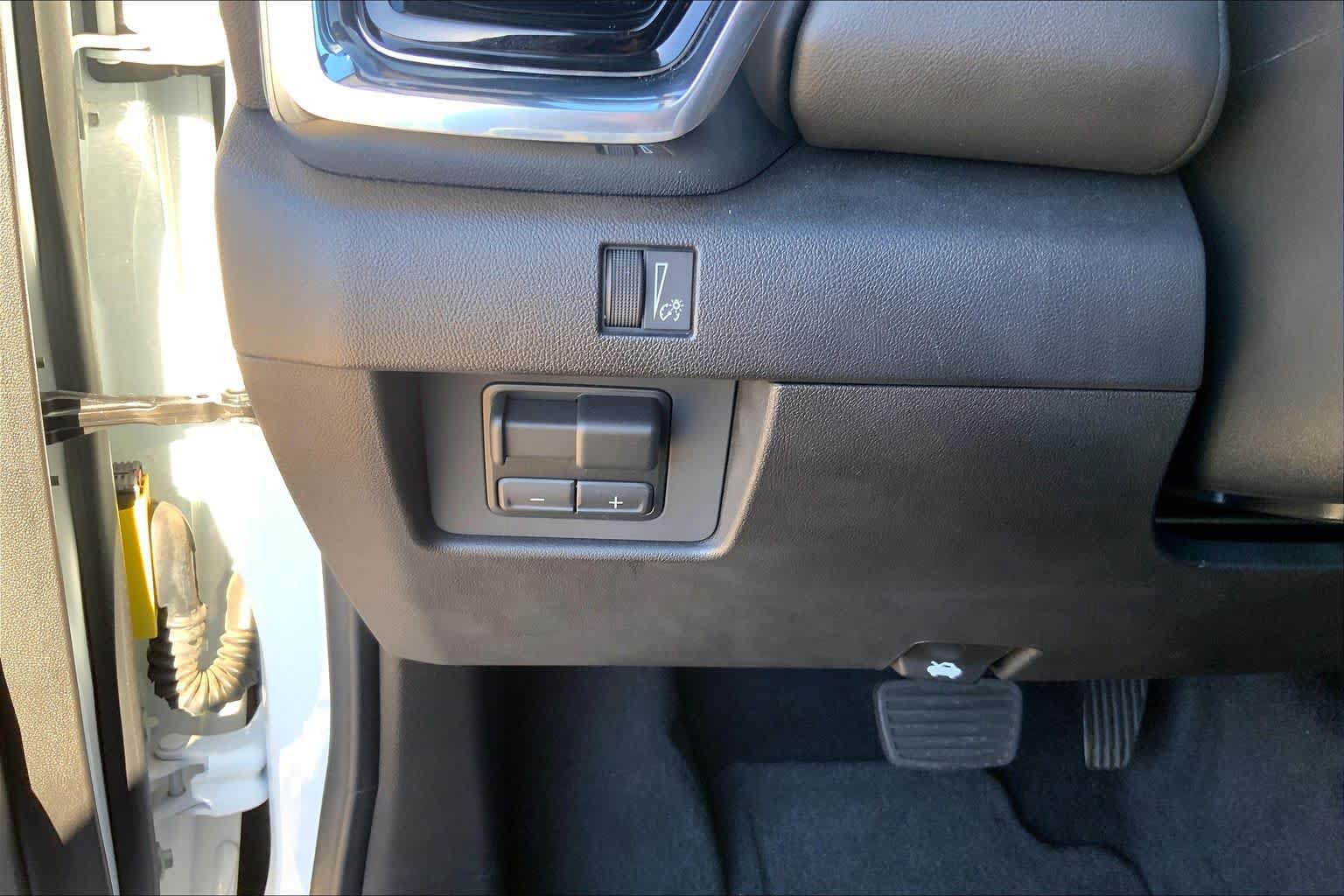 Used 2026 GMC Canyon Elevation w/ Convenience Package RWD image 32