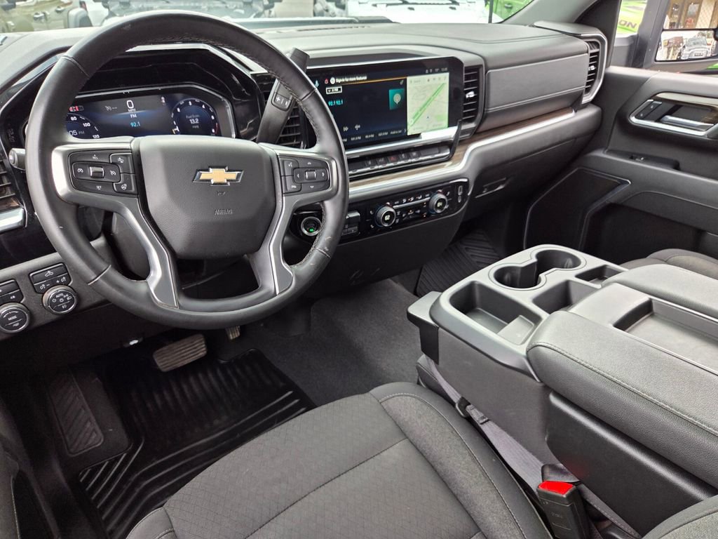 Used 2025 Chevrolet Silverado 2500 LT w/ Convenience Package image 7