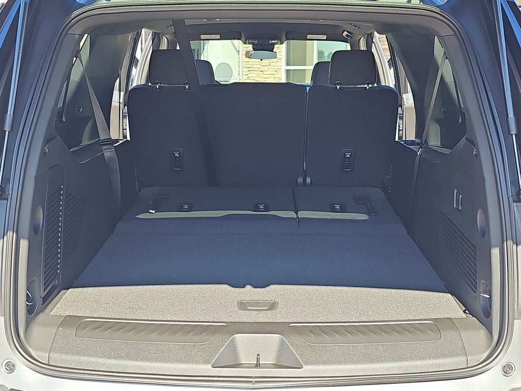 New 2026 Chevrolet Suburban LS image 13