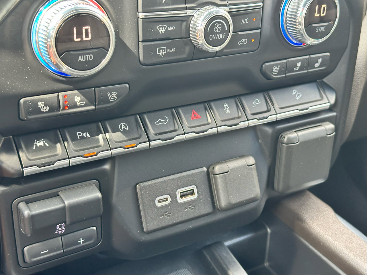 Used 2019 GMC Sierra 1500 SLT w/ SLT Premium Plus Package image 39