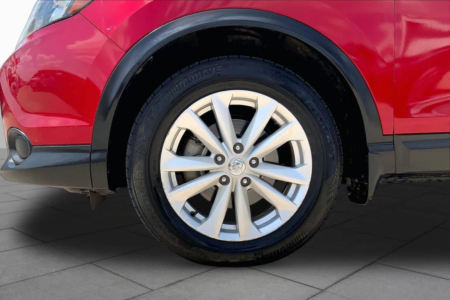 Used 2018 Nissan Rogue Sport S w/ S Appearance Package AWD/4WD image 10