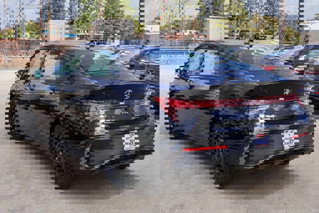 New 2026 Hyundai Elantra Sport image 2