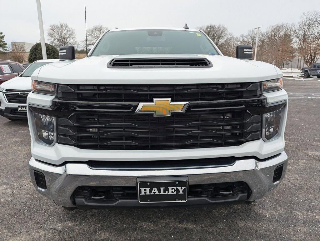 Used 2024 Chevrolet Silverado 3500 W/T image 3