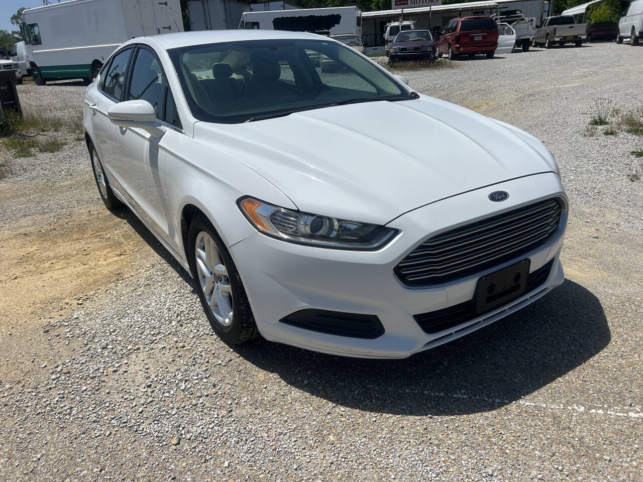 Used 2016 Ford Fusion SE FWD image 4