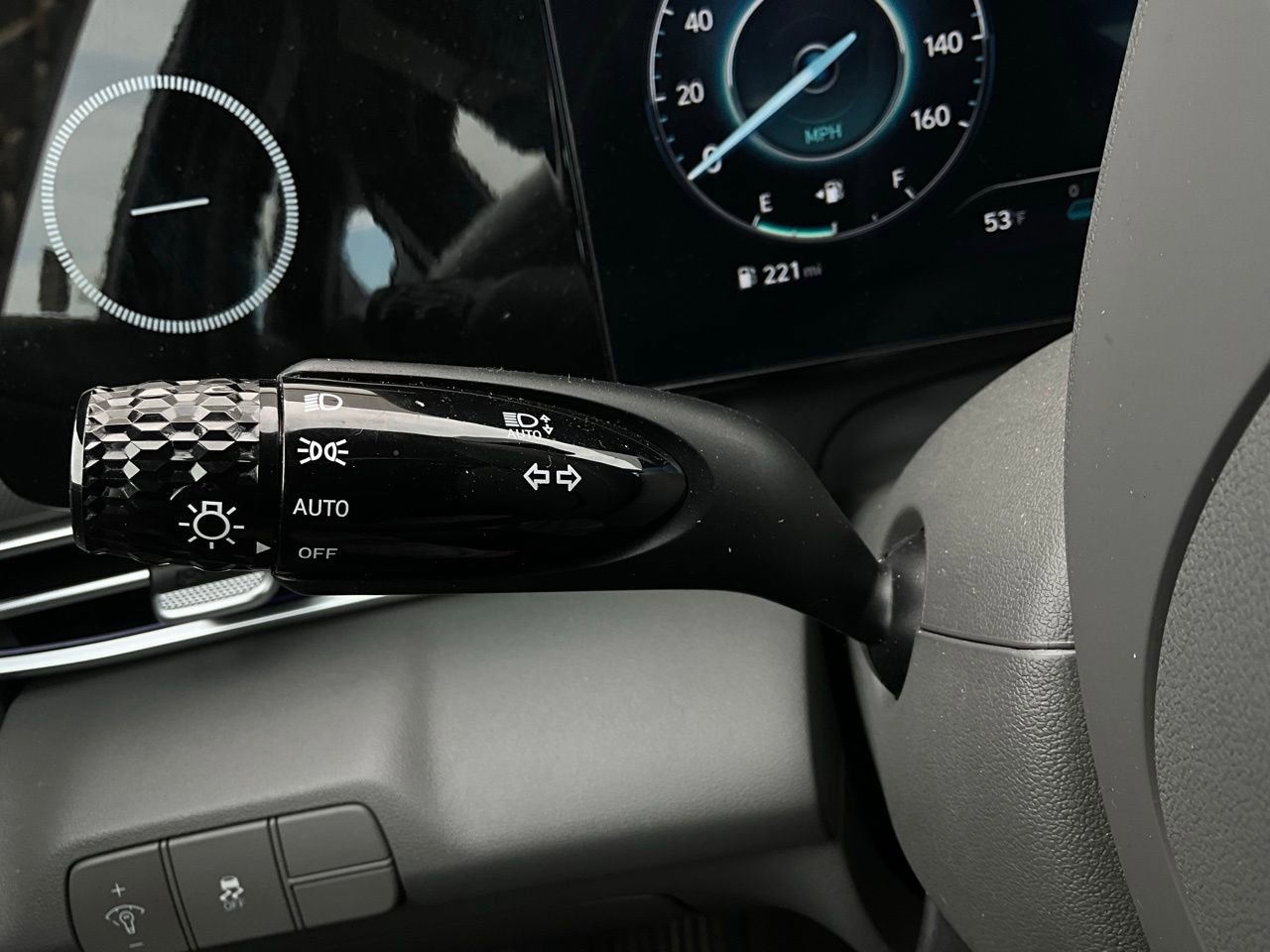 Used 2025 Hyundai Elantra SEL image 38