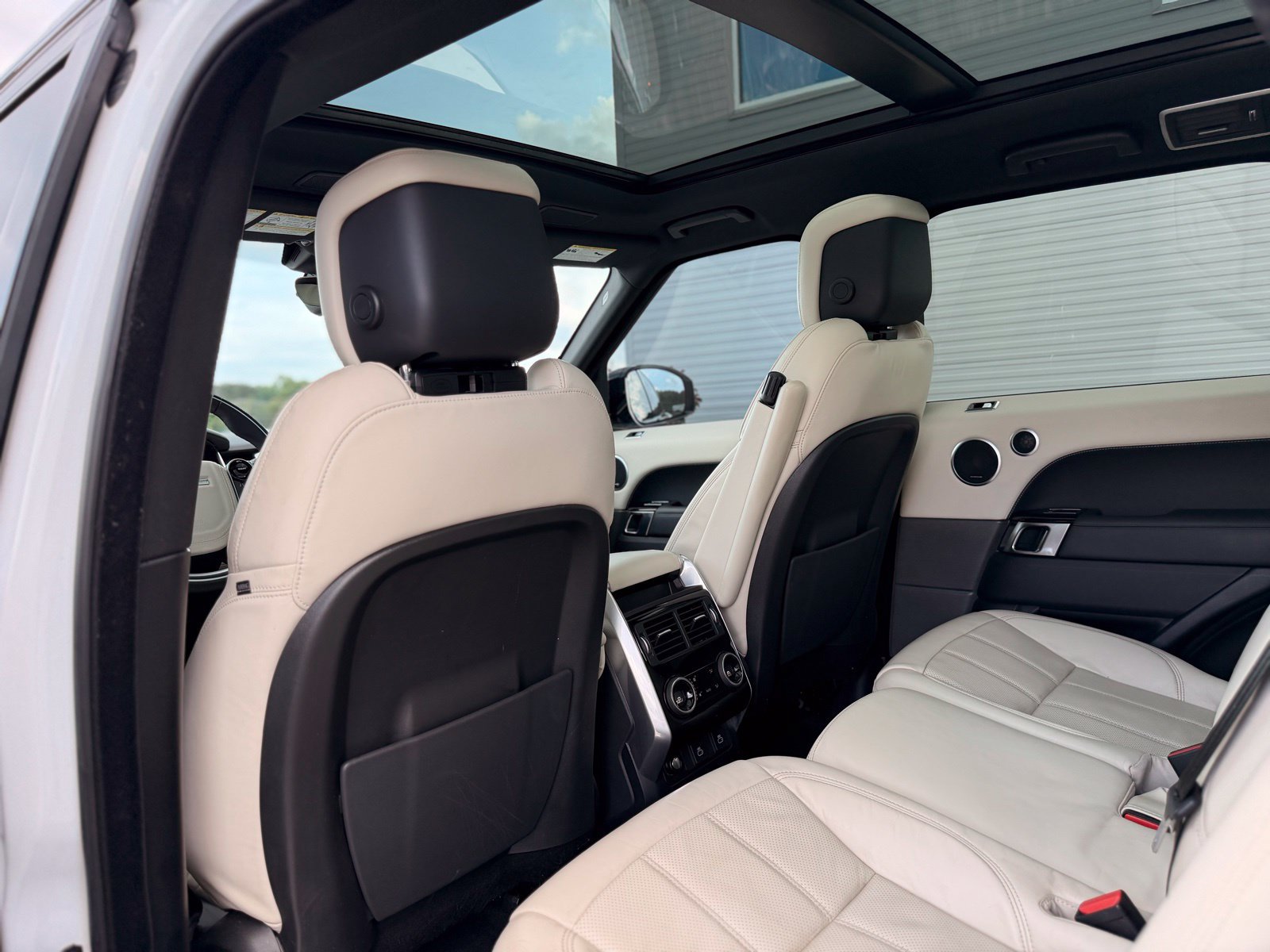 Used 2022 Land Rover Range Rover Sport HSE Silver Edition AWD/4WD image 25