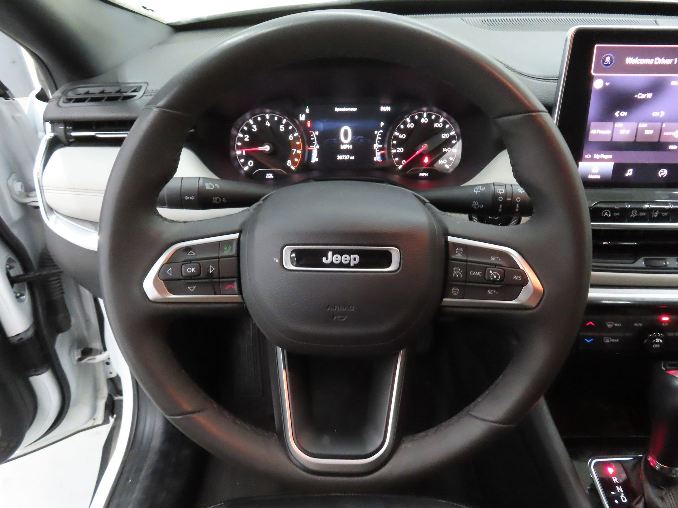 Used 2023 Jeep Compass Limited image 14