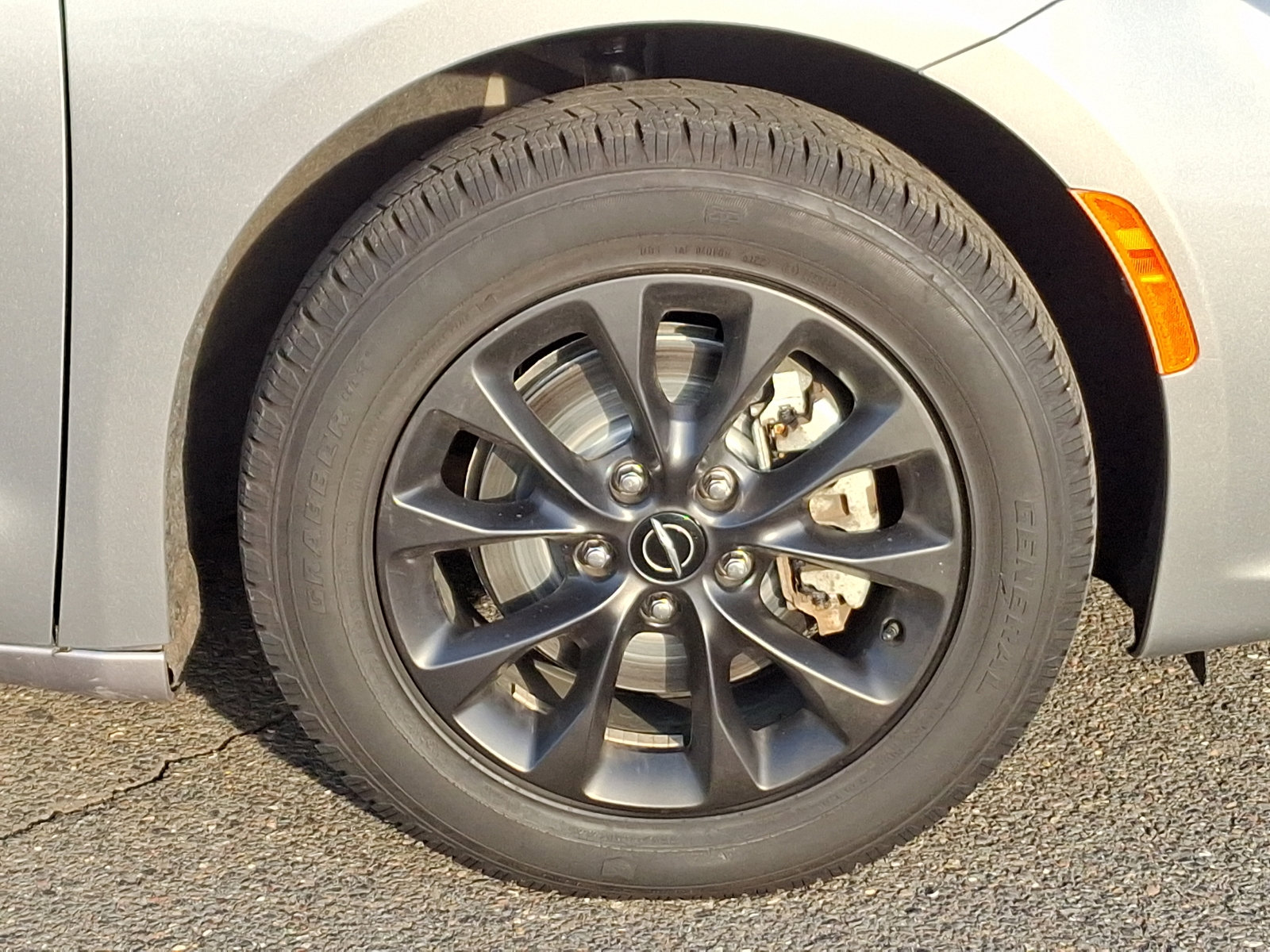 Used 2021 Chrysler Pacifica Touring w/ S Appearance Package image 8