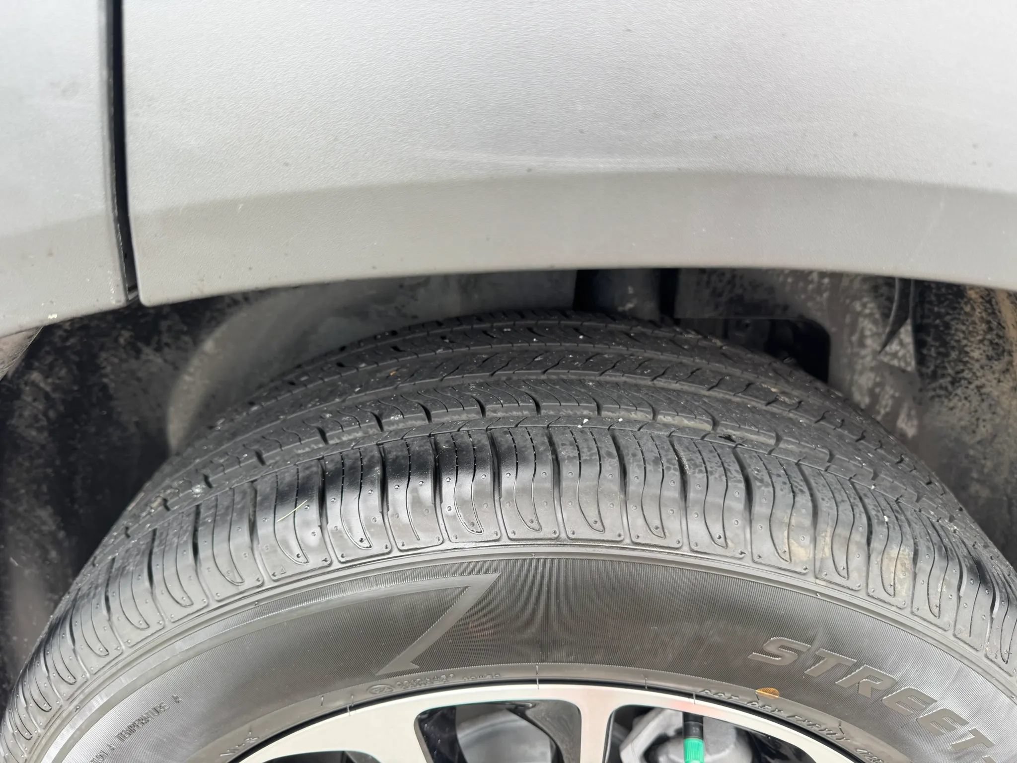 Used 2025 Chevrolet TrailBlazer LT w/ LT Cold Weather Package FWD image 12