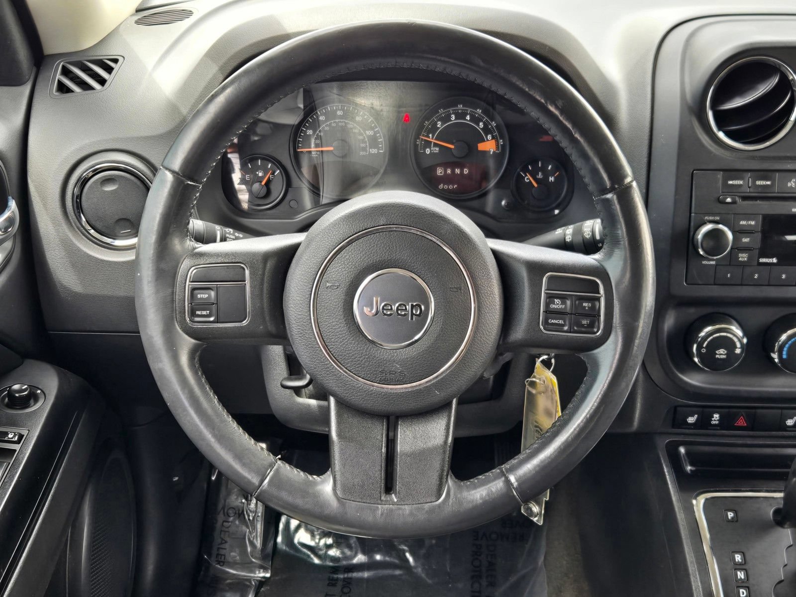 Used 2017 Jeep Patriot Latitude AWD/4WD image 16
