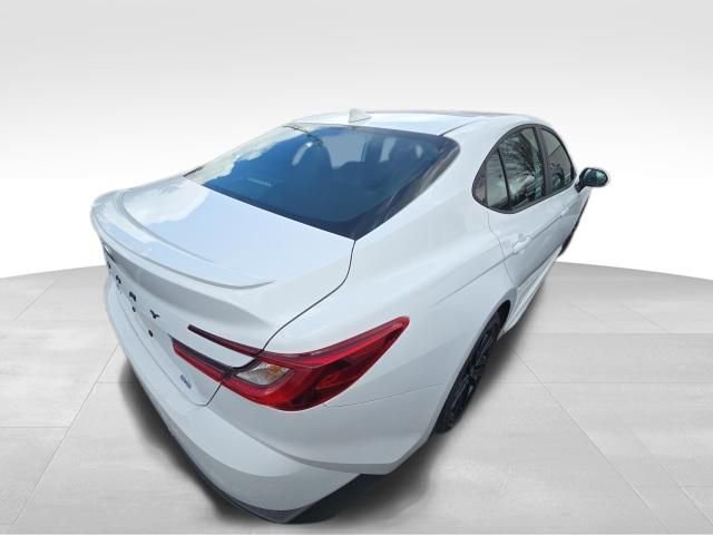 Used 2025 Toyota Camry SE image 7