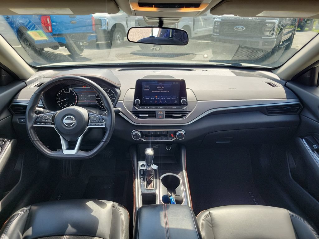 Used 2024 Nissan Altima 2.5 SR FWD image 11